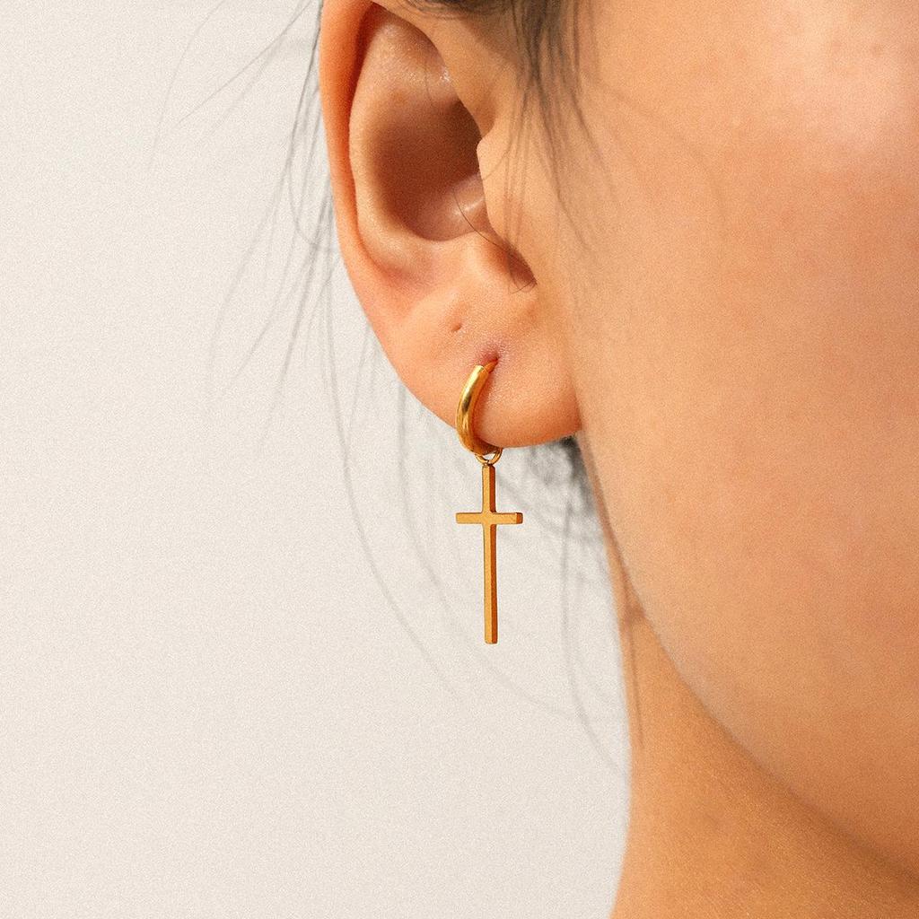 Minimalistické náušnice kruhy z titanové oceli pro ženy - evropský a americký styl, lehký luxus