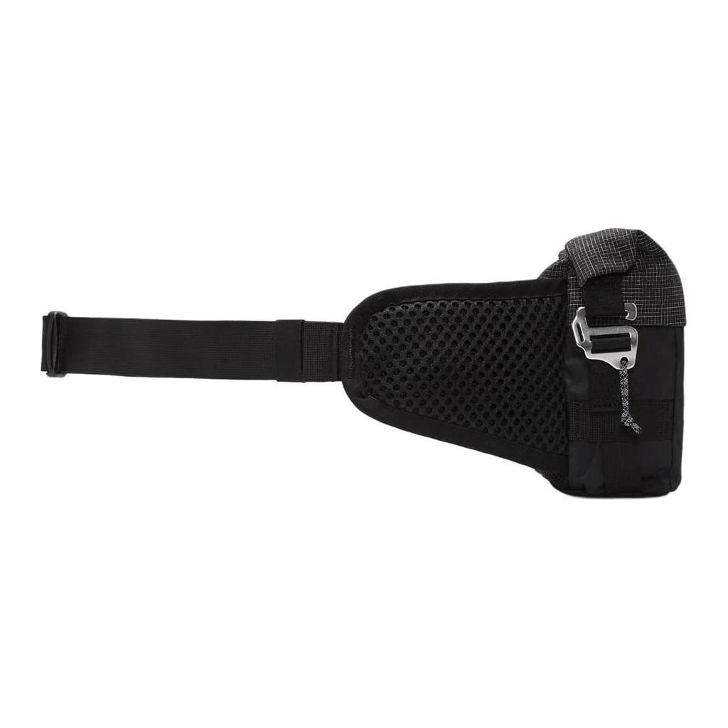 Nike ACG Aysén Borsa da vita in tessuto sportiva casual con fibbia magnetica Borsa da vita unisex Nero Metallico-Argento DV4051-011