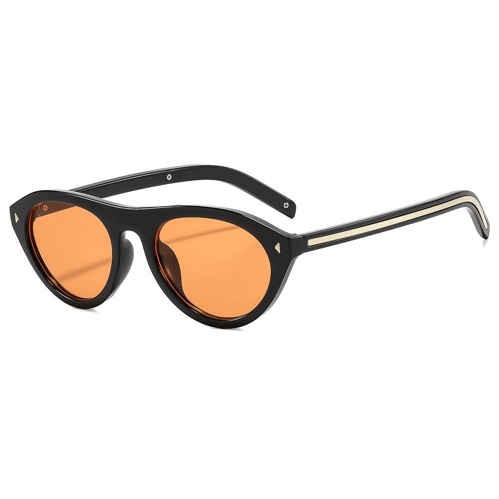 Arrow triangle cat eye sunglasses, new rice nail fashion sunglasses, high-end photography, European and American sunglasses.