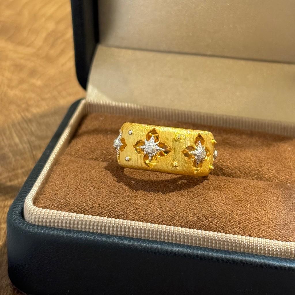 Czterolistna Koniczyna Diamentowy Tłuczek z Pierścieniem Wysadzanym Diamentami Symulowany diament wysokowęglowy 7A Tekstura 18k Złota Pełen Bogactwa i Szczęścia Do Noszenia na Co Dzień