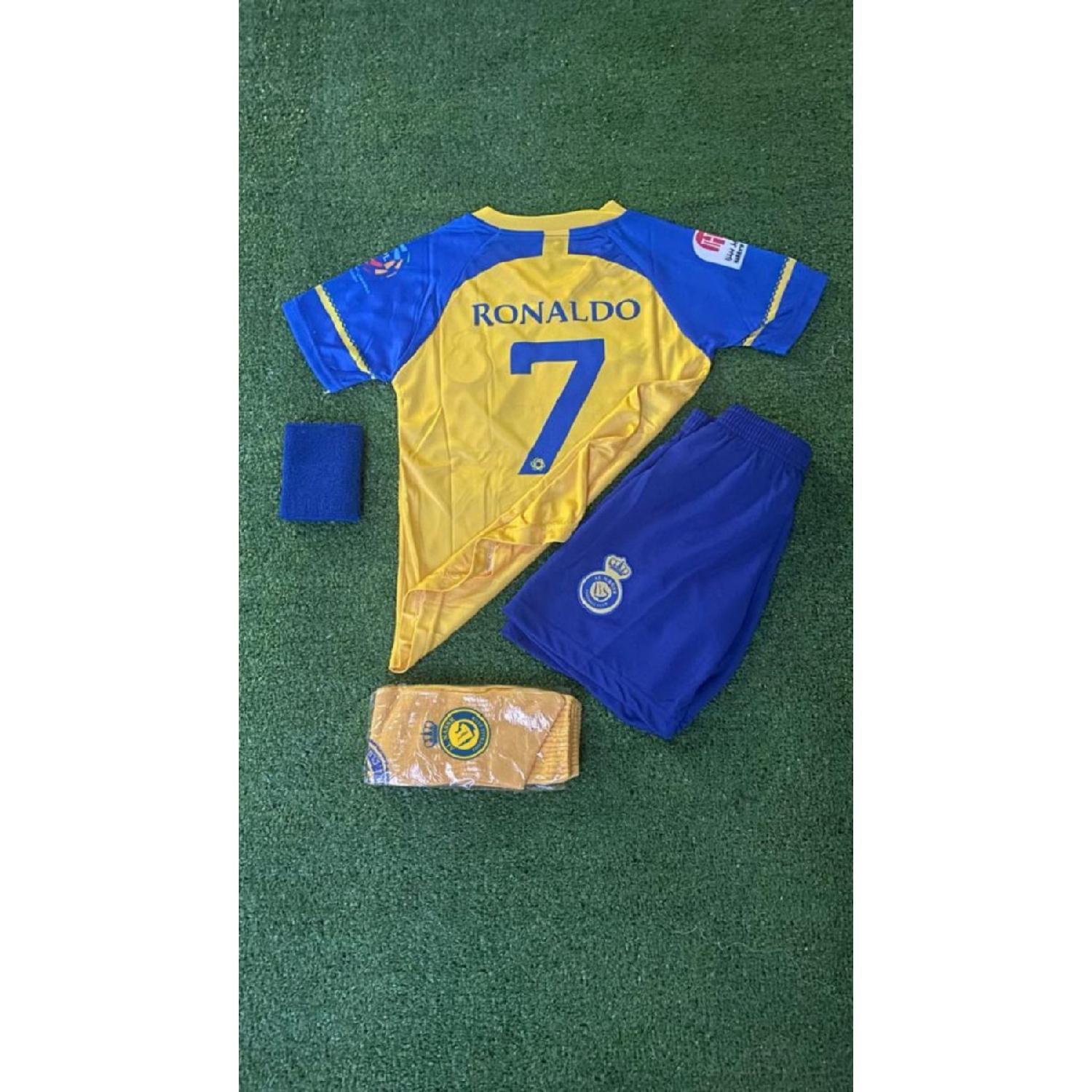 

Детская футболка специального дизайна Ronaldo Al Nassr 2022/23, желтая футболка из джерси Astroturf, шорты, носки с вышивкой, набор из 4 шт.