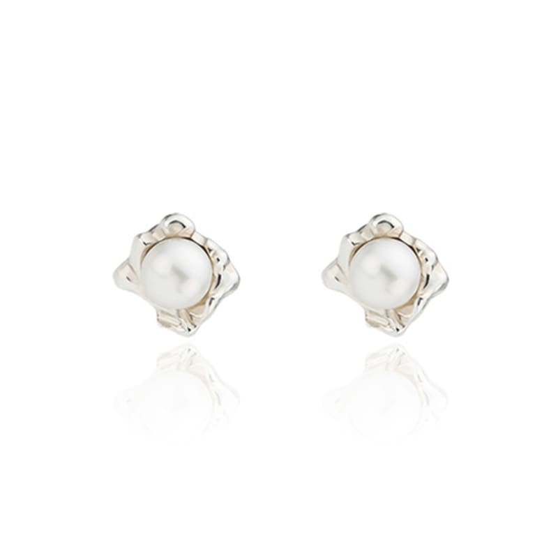 POPPI Wave Posh Pearl Earrings