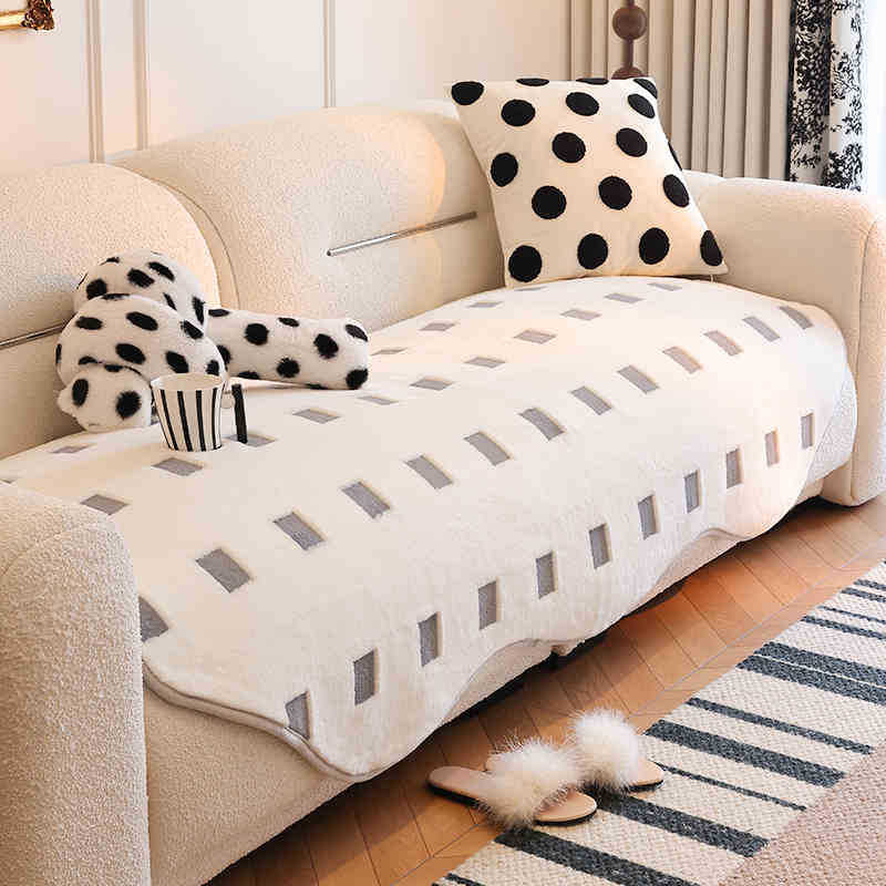 

Alien Lamb Plush Sofa Pad Thickened Four Season Universal Sofa Cushion Home Anti Slip Sofa Protective Mat Decoration Cover Blanket 45x45 pillowcase 1pcs