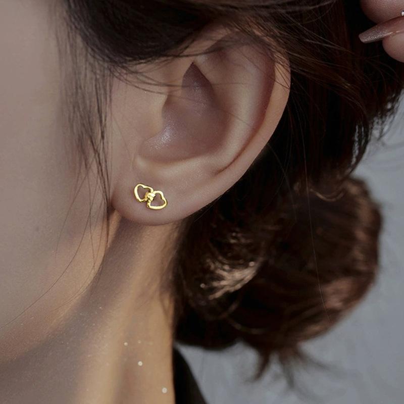 Interlocking Love Stud Earrings Women's Simple Niche Design Sense Hollow Double Heart Earrings Small Fresh Commuter Earrings