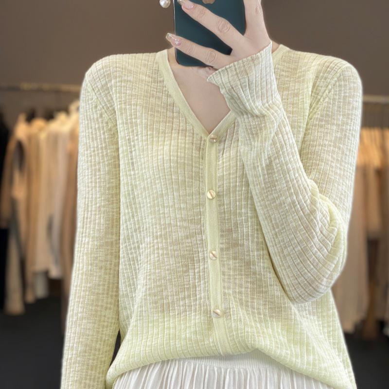 

Весенне-летний микропрозрачный кардиган из ледяного шелка с V-образным вырезом для женщин M (Weight up to 110 lbs) светло-желтого