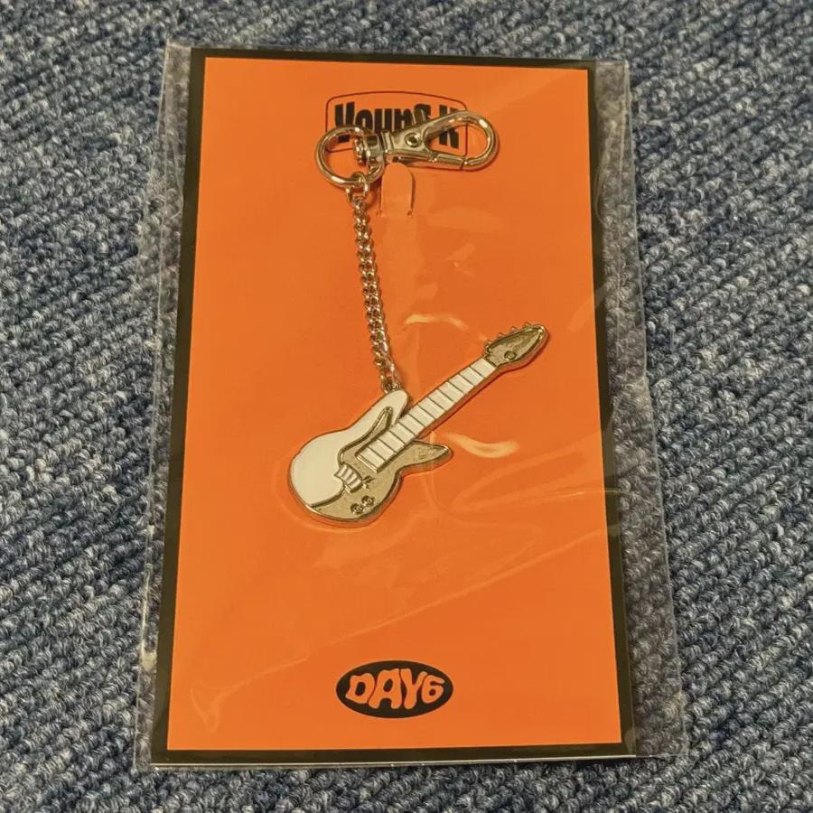

Daysix Musical Instrument Key Ring Youngkei Brand New