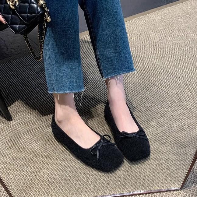 

Осень и зима бант плюшевые теплые балетки с неглубоким вырезом нежные мягкие восковые плюшевые квадратный носок балетки женские 40 чёрный