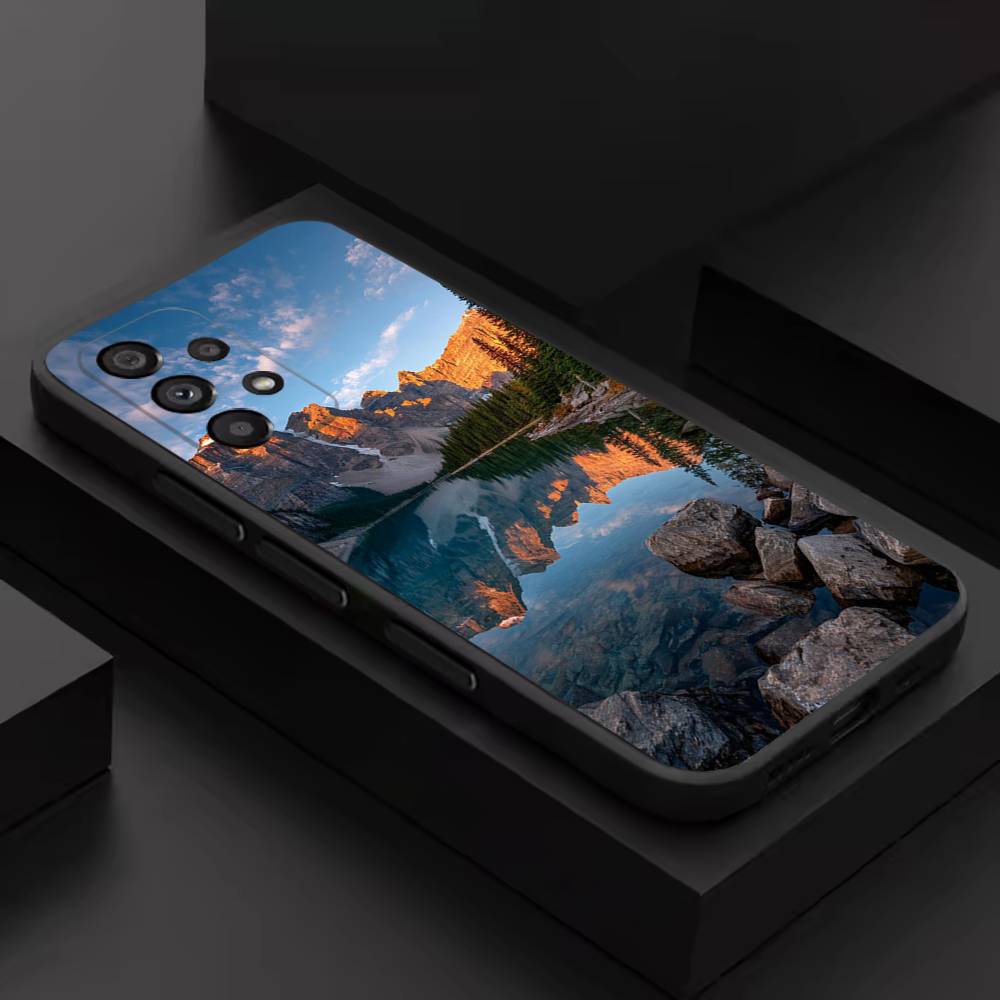 Natural Mountains Scenery For Samsung S 26,25,24,23,22,30,21,10,9,Ultra,Plus,Lite,FE,4,5G Black Soft Case Phone Case