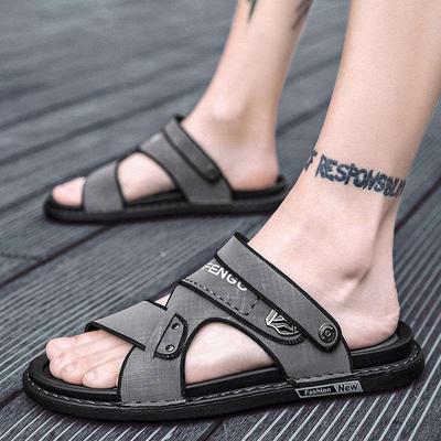 Sandalen für Herren zum Autofahren zwei tragen 2025 neue Sommer rutschfeste Hausschuhe für Herren tragen wasserdichte Herrensandalen