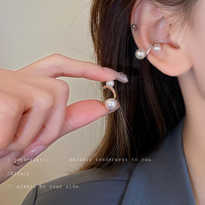 Electroplating without ear piercings, zircon pearl earbone clip, Korean simple earrings, Internet celebrity temperament earrings.