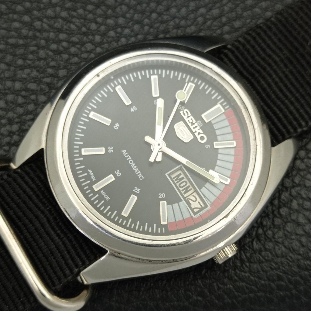VINTAGE SEIKO 5 AUTOMATIC 7006A JAPAN MENS BLACK COLOR DIAL WATCH A701633-5