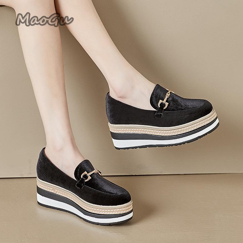 Fashion 2025 Autumn New Thick Soled Shoes Round Toe Slip on Women's Height Increasing Loafers British Style High Heel Platform Pumps