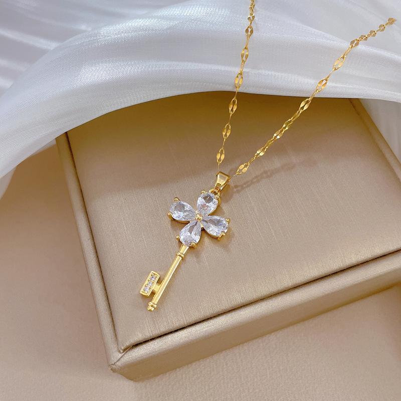 

Stainless Steel Chain Classic Shiny Zircon Flower Key Pendant Necklace for Women Lady Vintage Trendy Jewelry Accessories Gifts