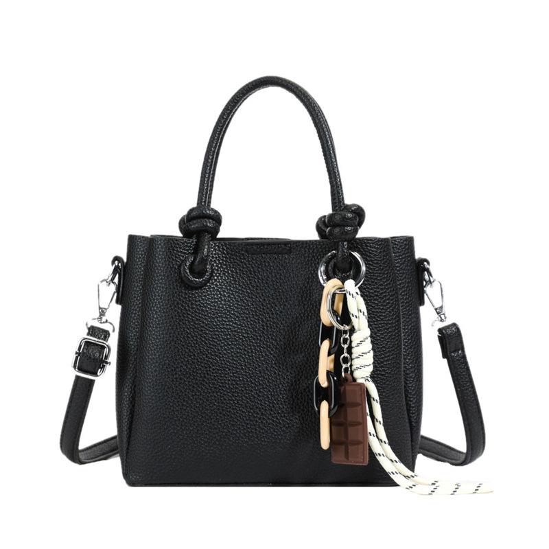 Wholesale Hot Sale Niche Simple Style Solid Color Portable Bucket Bag Commuting Versatile High-end Feeling Foreign Messenger Bag Woman