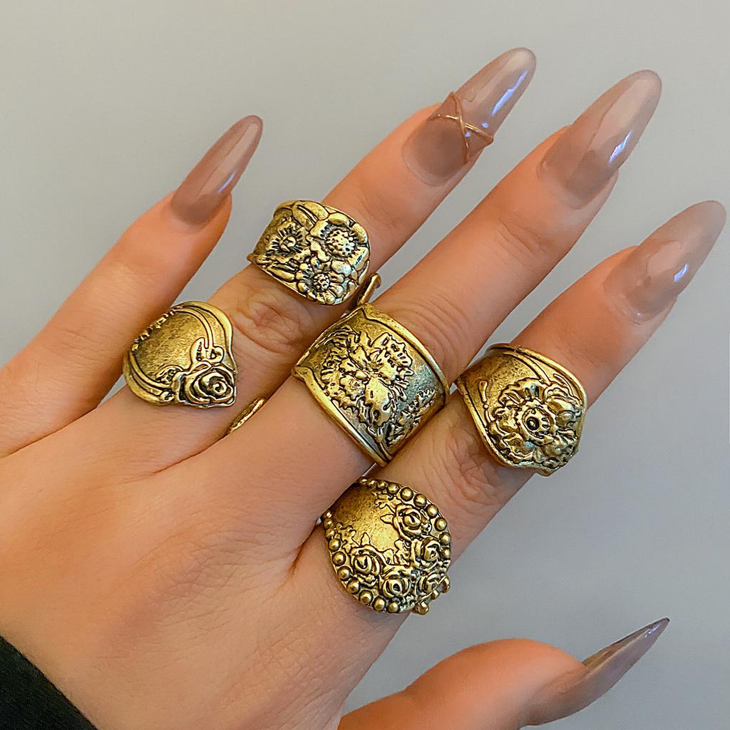 Vintage Vintage Distressed Floral Pattern Ring Set with Jointed Ring and Exaggerated Punk Style Opening Ring
