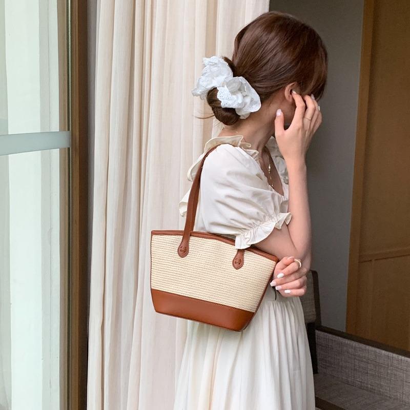 

2025 Trendy Women s Large Straw Patchwork Shoulder Bag