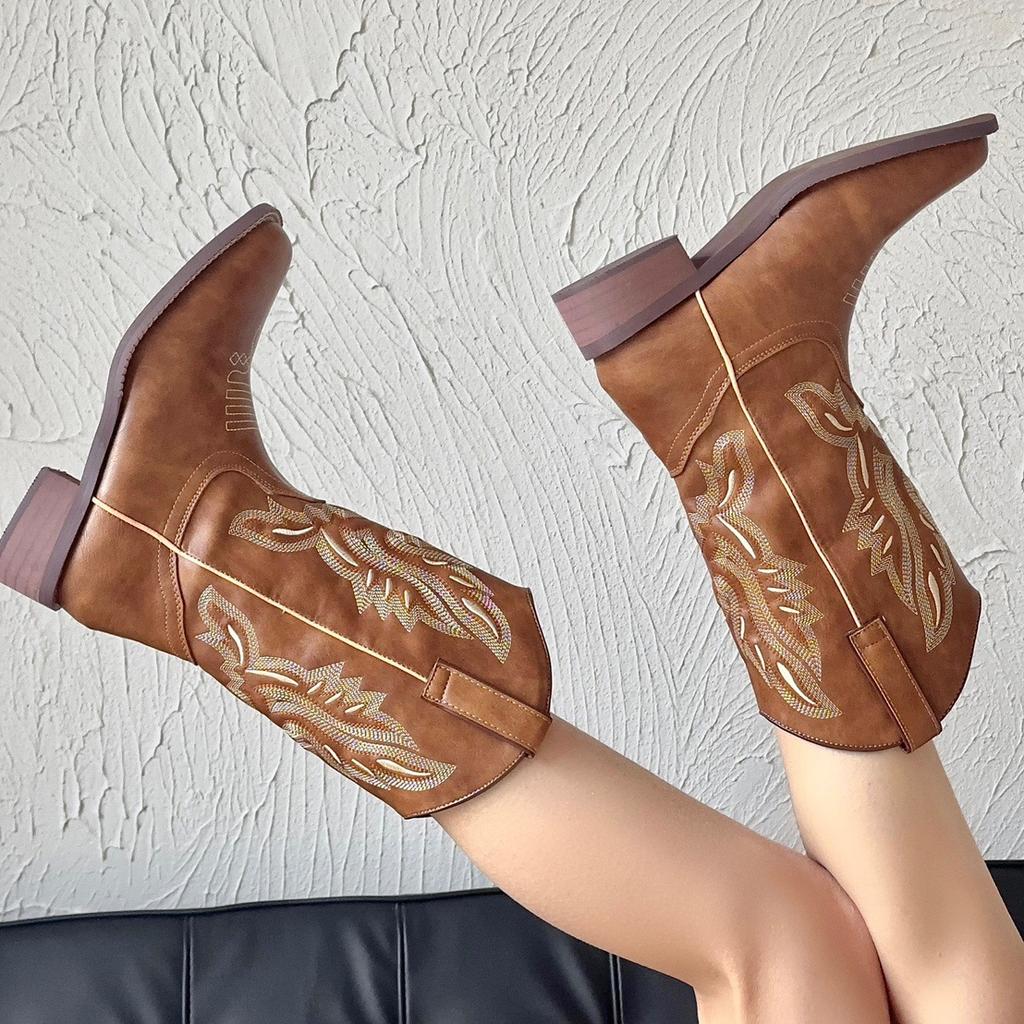 Cowhide~ He Sui has the same versatile leather western cowboy boots women's thick heel embroidered knight boots retro medium riding boots