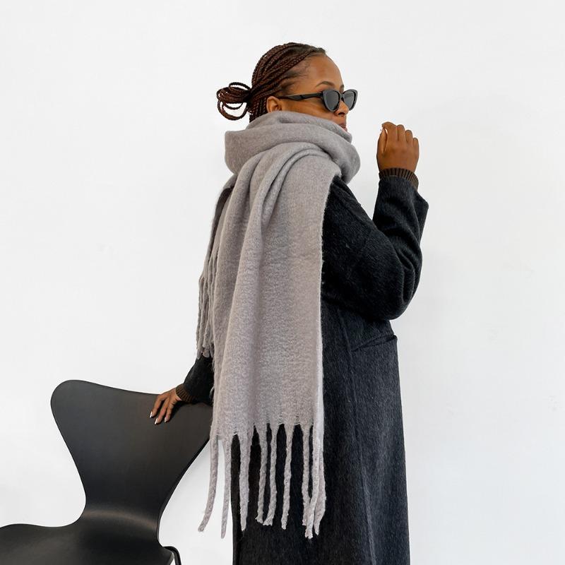 Autumn and winter new hippocampus hair scarf women's versatile high-end wear green scarf solid color shawl