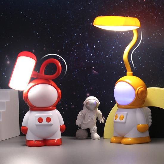 Astronauten Schreibtischlampe für Kinder Neuheit Raumfahrer LED Nachtlicht mit 7 Farben Kinderzimmer Nachttischlampe mit flexiblem Schwanenhals für Wohnzimmer Schlafzimmer