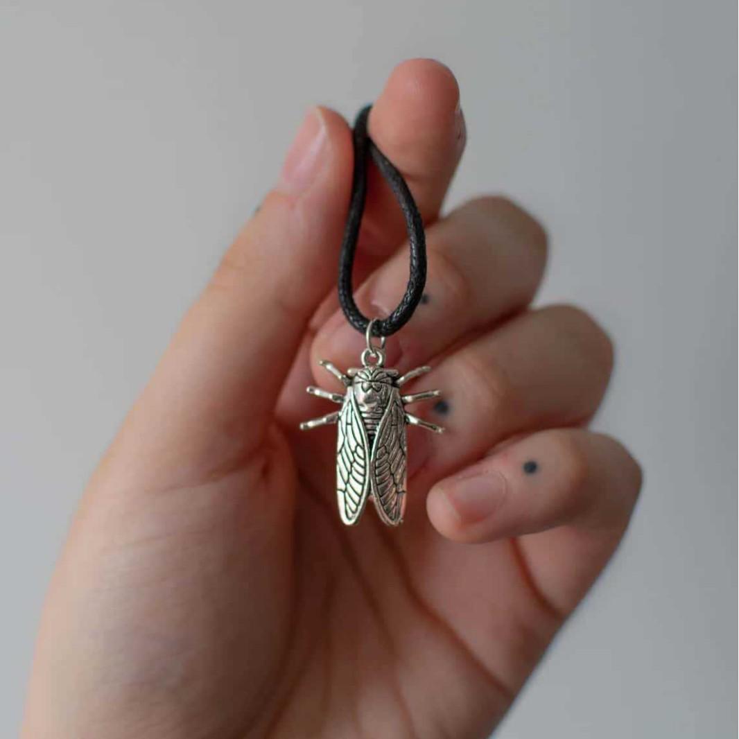 

Retro Silver Color Cicada Dangle Hoop Earrings Necklace for Women Men Gothic Insect Dangle Earrings Boho Nature Bug Jewelry Sets