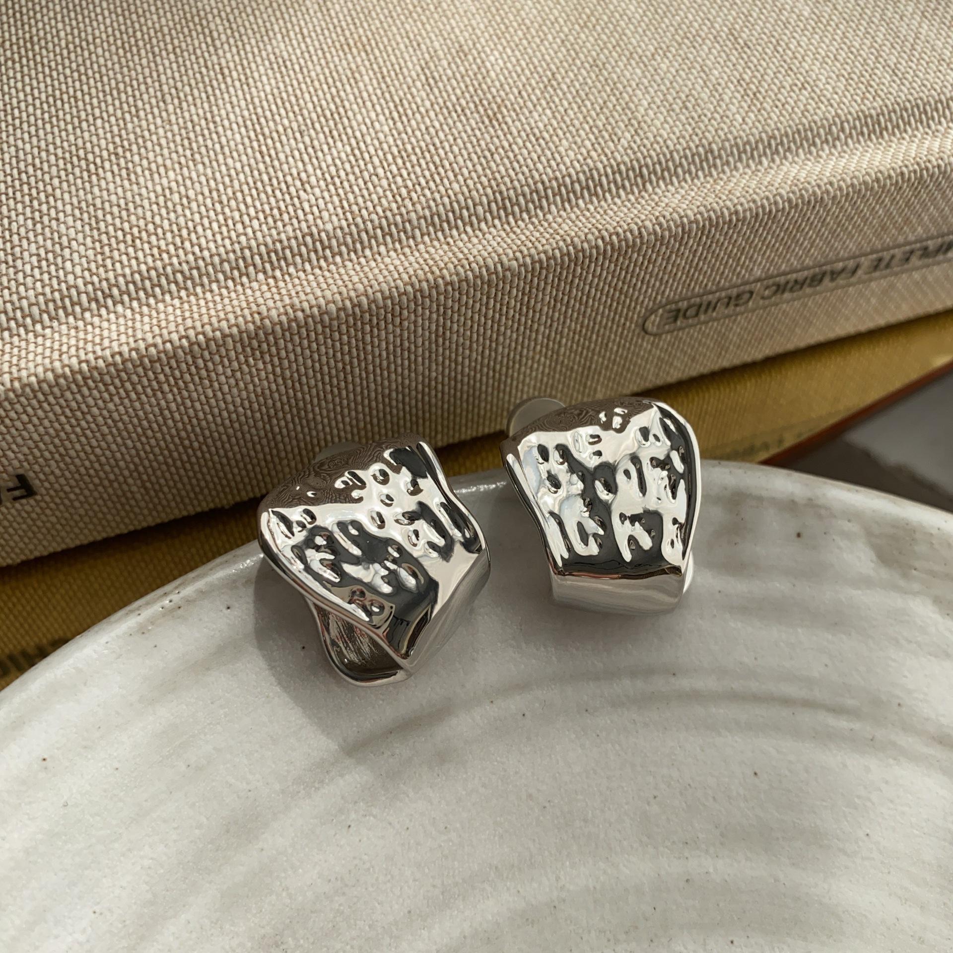 Irregular Texture Earrings, Niche Minimalist Design, Personalized High-End Sense, Wide-Sided Exaggerated Stud Earrings
