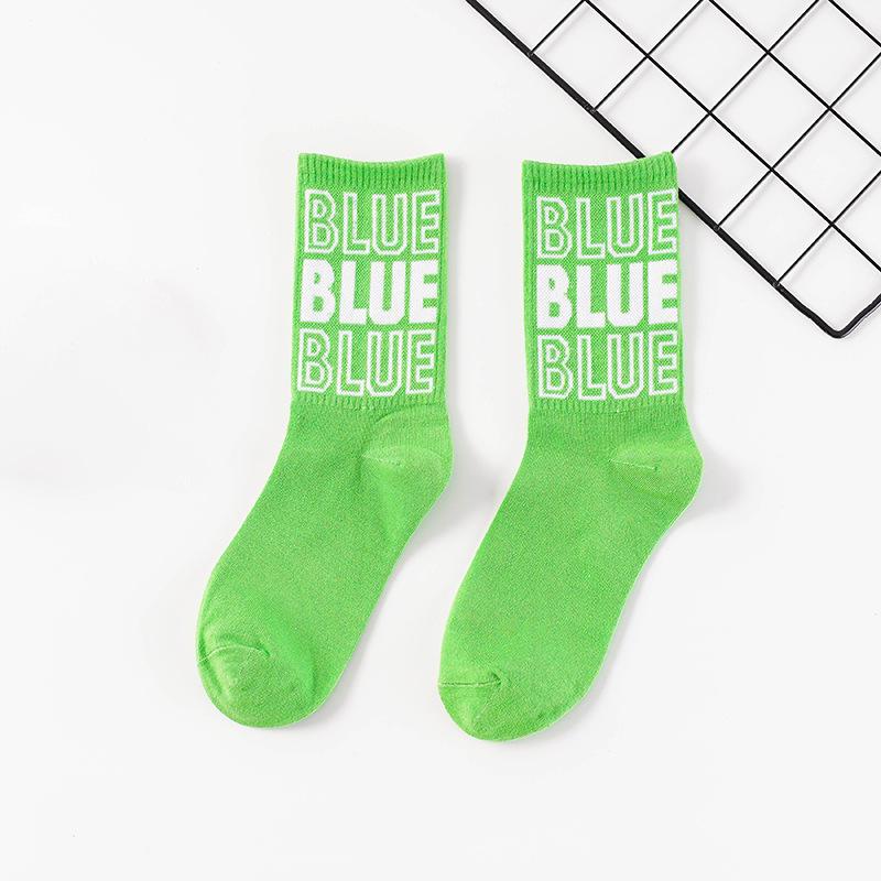 

Осенние хлопковые носки Влагоотводящие Задающие тренд спортивные носки для мужчин и женщин До середины икры Уличная одежда Универсальные Носки с надписью Хип-хоп тренд Удобные 5 Pairs