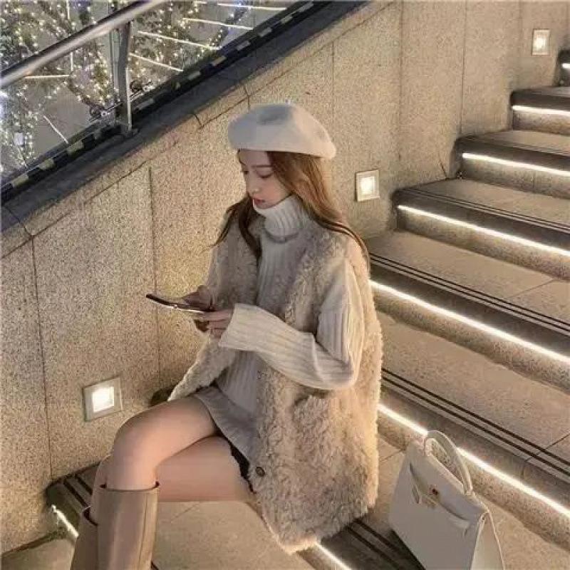 Xiaoxiangfeng lamb autumn and winter vest, wearing a new fur versatile one, foreign style fashion coat women