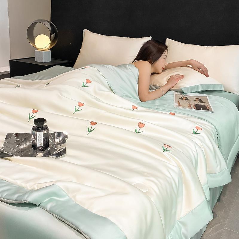 new class A soybean fiber Xia Liang quilt air conditioner quilt single double machine washable summer four-piece thin quilt