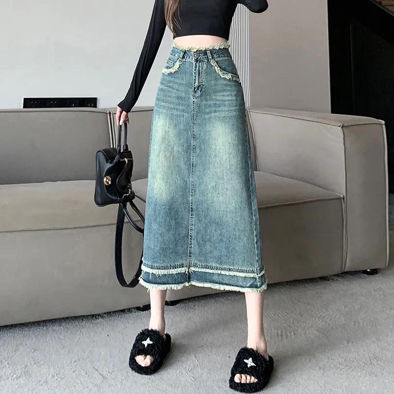 Dżinsowa spódnica midi A-line z postrzępionym brzegiem dla kobiet – w kształcie gruszki, dopasowany do ciała design w kolorze czarnym/szarym, styl hot girl na lato