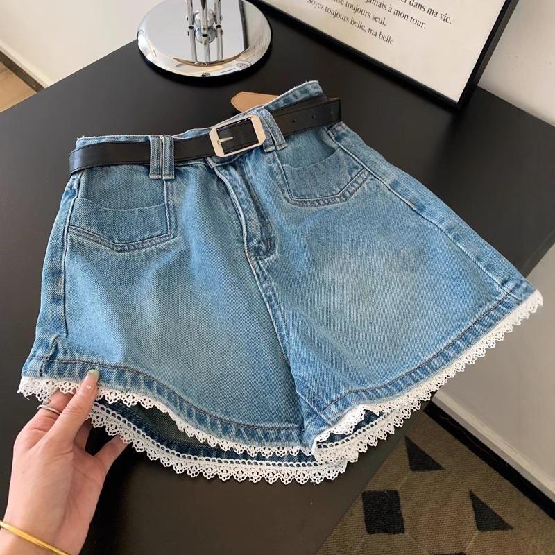 

Женские летние джинсовые шорты большого размера, свободного кроя, выгодно подчеркивающие фигуру, с широкими штанинами, А-силуэта, с кружевной отделкой, с высокой талией 2XL синий