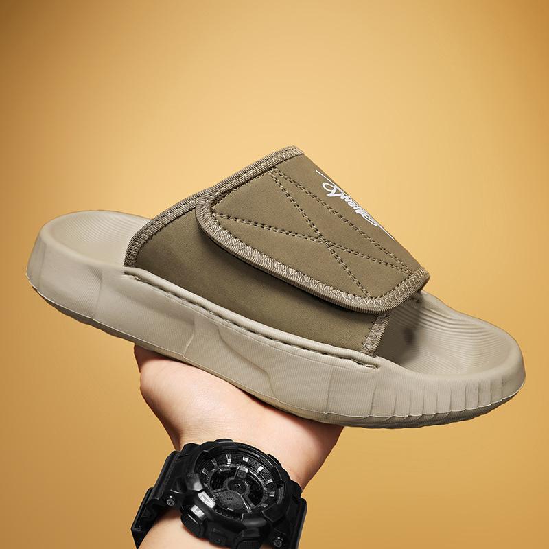 Slippers men's summer trendy brand outside wear non-slip deodorant stepping on shit soft bottom outdoor leisure youth beach sandals