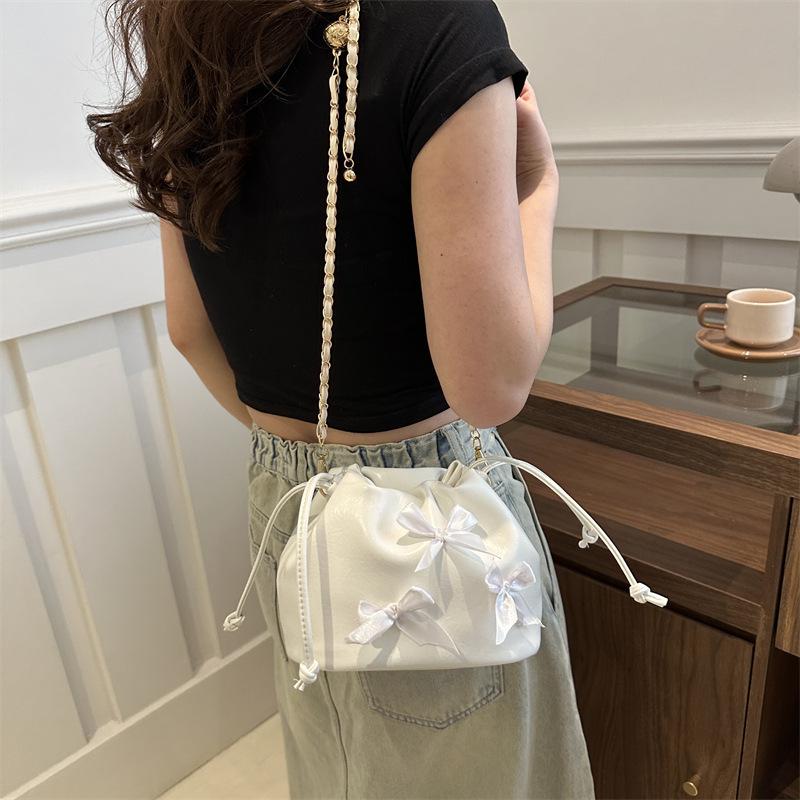2025 Summer Model, Bow Small Fresh Draw Belt Large Capacity Soft Surface Pleated Chain Bucket Crossbody Shoulder Women's Bag