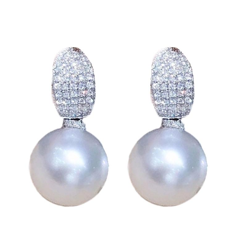 

Natural Freshwater Pearls Studs Earrings With Soft Luster and Sturdy Alloy Materials for Everyday Wear or Special Event срібний