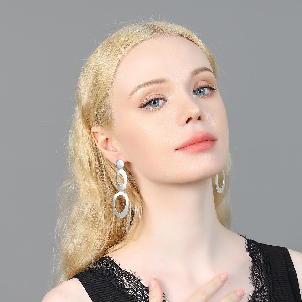 Temperament advanced sense new retro simple women's earrings European and American exaggerated simple earrings