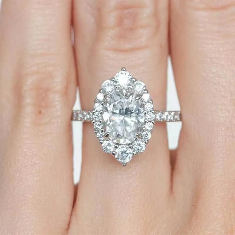 Huitan Temperament Women's Wedding Rings with Brilliant Cubic Zirconia Silver Color Modern Fashion Engagement Bands Jewelry Hot