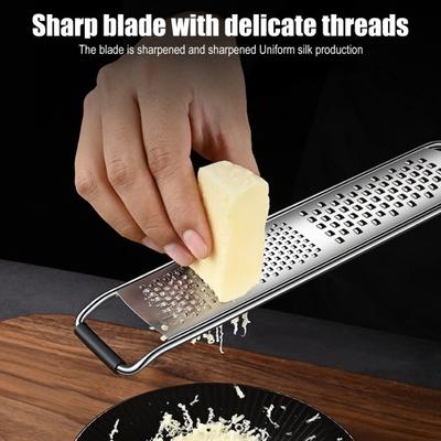 Ralador de Aço Inoxidável 304 com Cabo Antiderrapante Multifuncional para Queijo Chocolate Limão Raspador de Noz-moscada Gengibre Fácil de Limpar Seguro para Lava-louças Cozinha