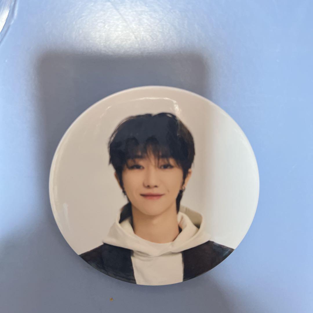 

[USED] The8 Keren Can Badge