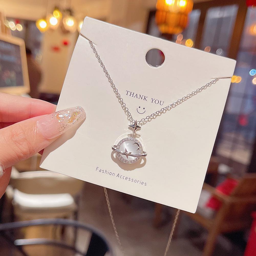 Korean 18K Gold Titanium Steel Women's Clavicle Necklace - Versatile, High-End, Non-Fading Temperament Choker.