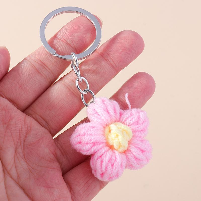 Aihua Hot New Handmade Knitted Keychain Keyring For Women Girl Cute Crocheted Flower Pendants Car Key Ring Handbag Charms Gifts