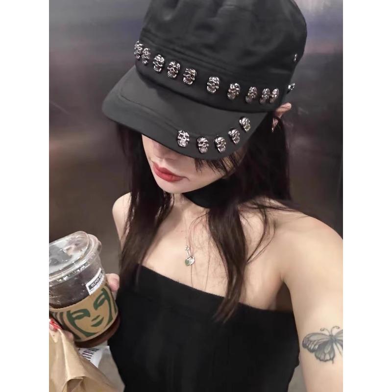 

Крутой Острый Тяжелая Промышленность Темный Заклепка Череп Берет Женское Лицо Маленький Уличный Яппи Старая Плоская Кепка Adjustable чёрный