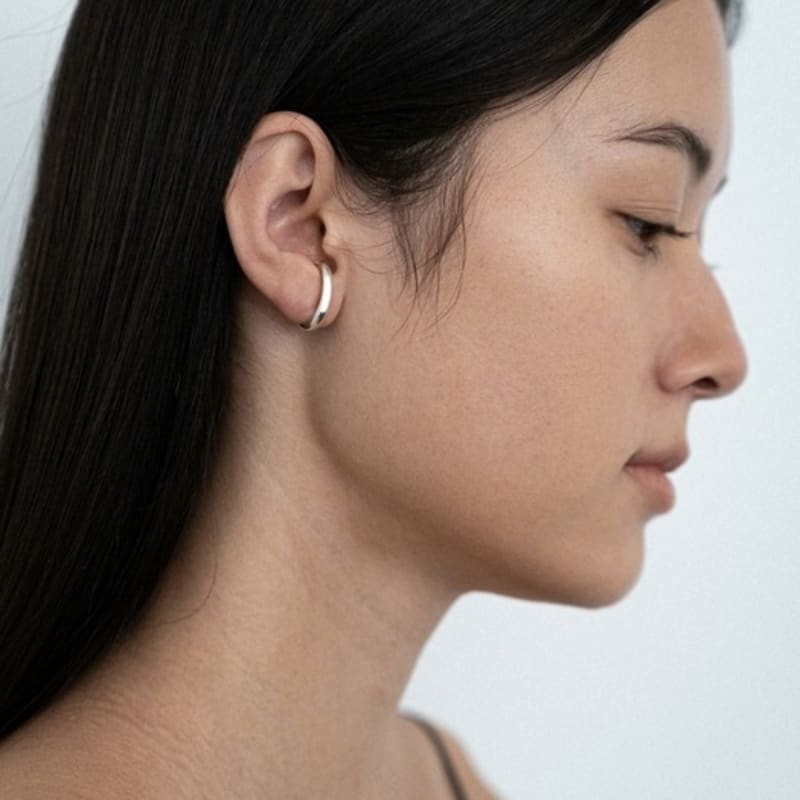EEY Curved Daily Earring