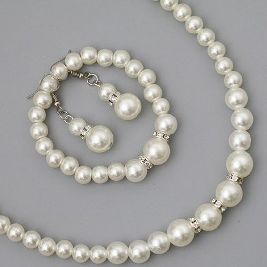Rhinestone Pearl Necklace, Diamond-Set Bracelet, and Earrings Women's Three-Piece Jewelry Set