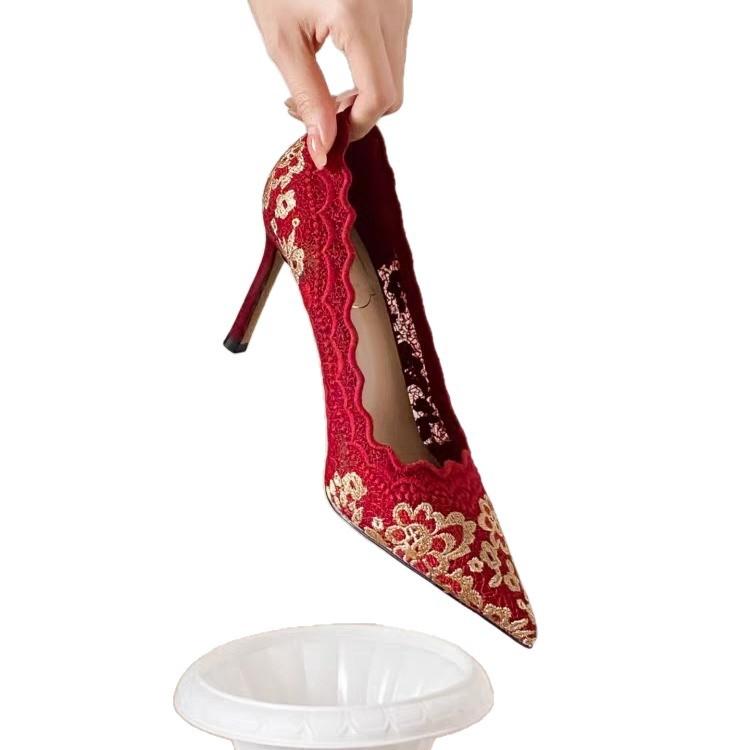 Chinese embroidery red high heels women's autumn 2025 new temperament Xiuhe wedding dress two wear wedding shoes bridal shoes