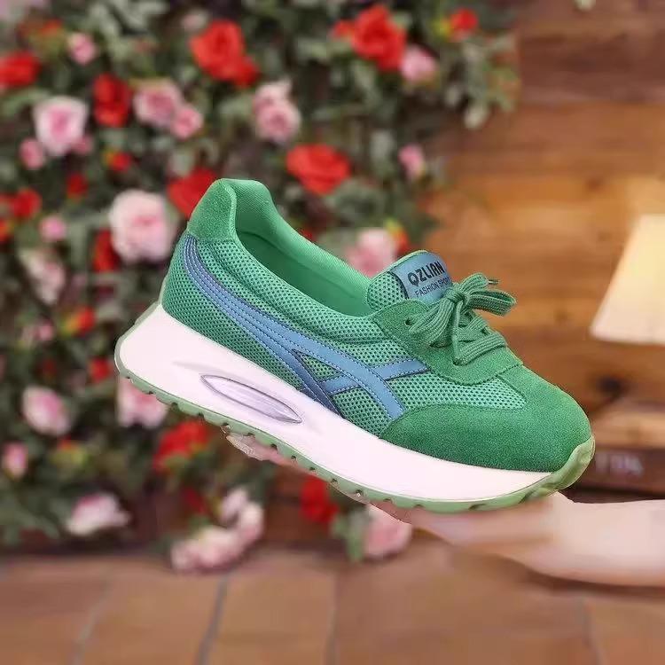 Autumn women's shoes heightened platform versatile shoes children's 2025 new popular round head Korean single shoes casual sports shoes