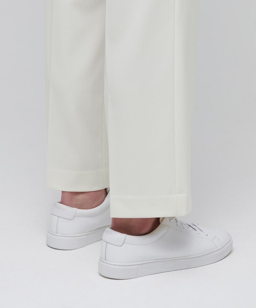 MUSINSA STANDARD Lightweight Wide Hidden Banding Crop Slacks [Cream]