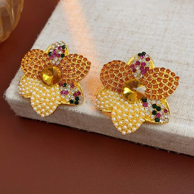 Vintage Flower Earrings for Women Inlaid with Zircon Pearl Exaggerated Stud Earring High-end Retro Zircon for Wedding