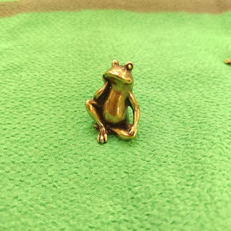 Alloy Zen Meditation Frog Statue Aesthetic Vintage Texture Small Decor for Tea Table Home Office Gift