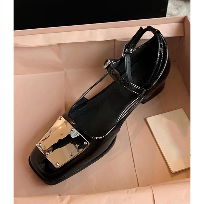 Silver retro Roman women's shoes white leather bag head sandals women's summer flat heels light mouth square head single shoes