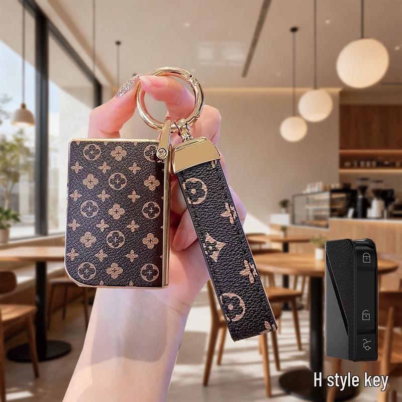 Toc de Chei Lynk & Co: Model Premium 2024 - Design Mașină și Doamnă pentru 06, 03, 07, 09