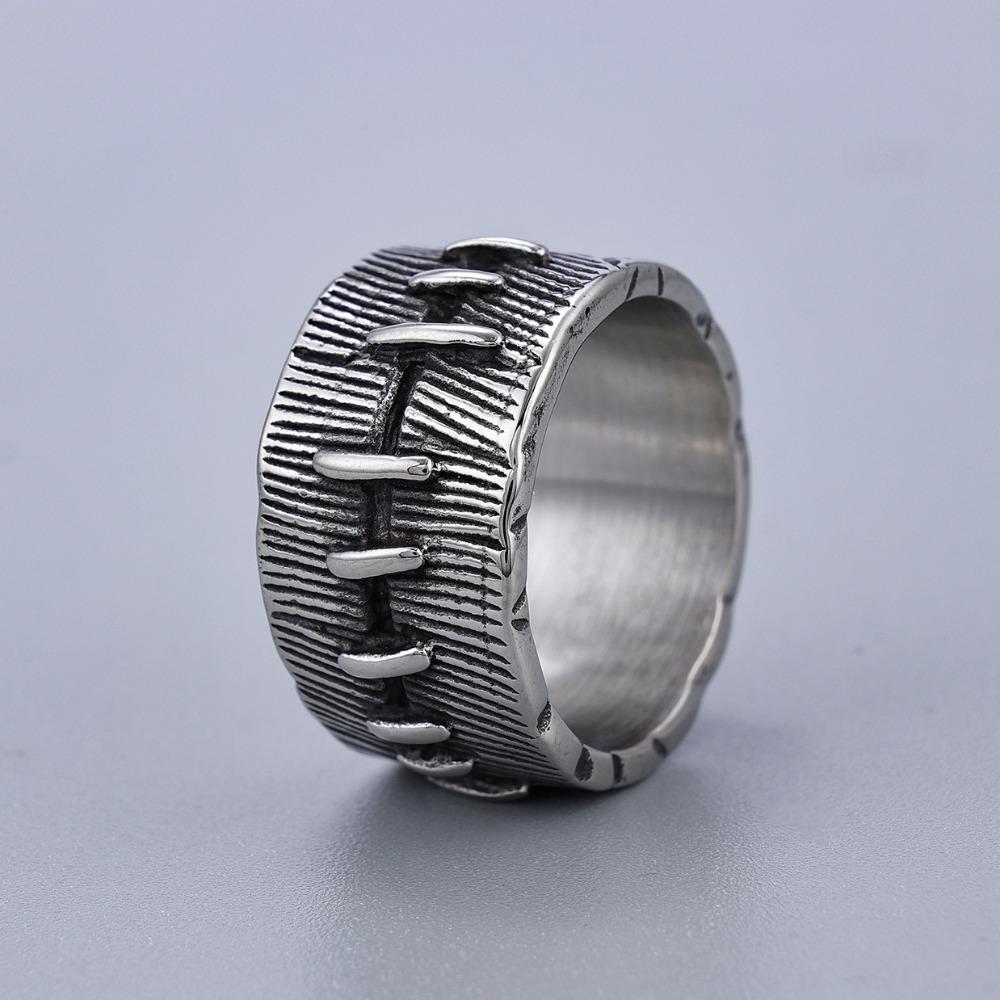 Dunkler Punk-Ring mit Nähten für Herren Trendiges Gothic-Stil Must-Have-Accessoire